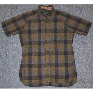 EUC Men's 95% Wool Shirt Heather Isle Size‎ M Short Sleeve Button Down 5% Nylon